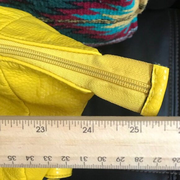 BUENO COLLECTION VINTAGE BRIGHT YELLOW TEXTURED 23" WEEKENDER OVERNIGHT TOTE BAG - Picture 11 of 16